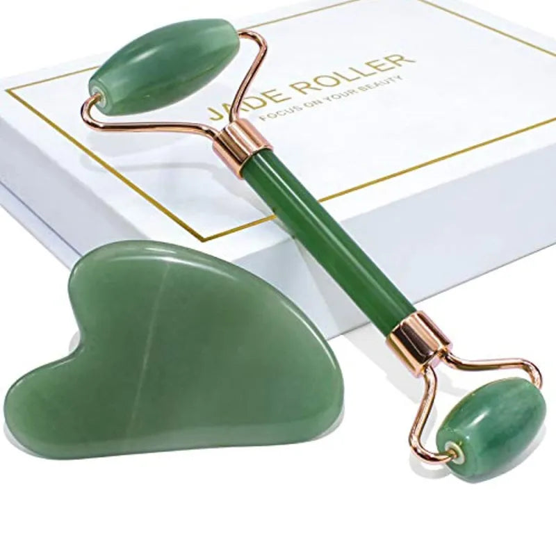 Fördere deine natürliche Schönheit mit diesem Jade-Roller-Set für eine entspannende und straffende Hautpflege.